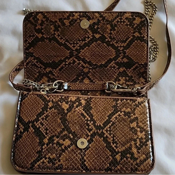 Urban Outfitters Crossbody faux snakeskin bag - Picture 5 of 7